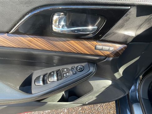 Used 2017 Nissan Maxima Platinum image 18