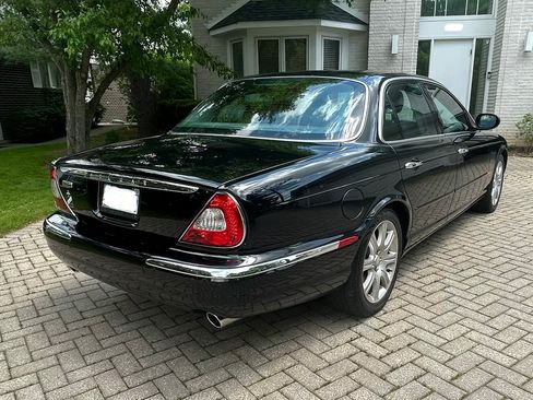 Used 2004 Jaguar XJ8 RWD image 9