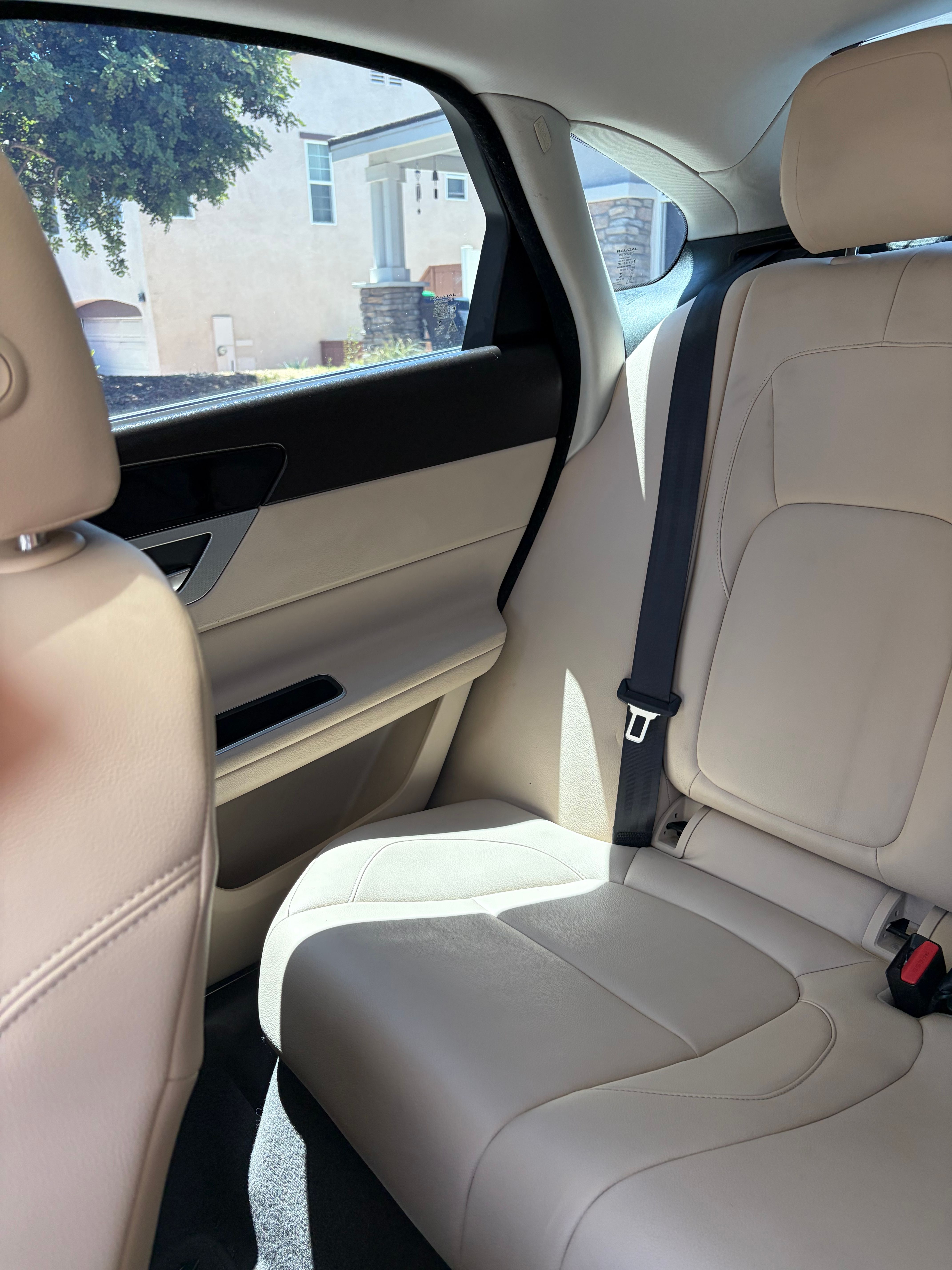 Used 2017 Jaguar XF Premium RWD image 13