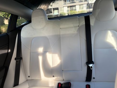 Used 2023 Tesla Model 3 Standard Range image 16