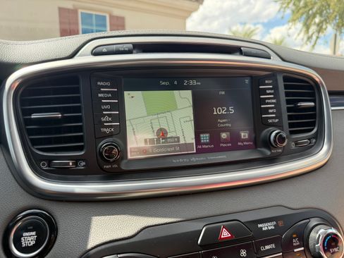 Used 2016 Kia Sorento SX FWD image 12