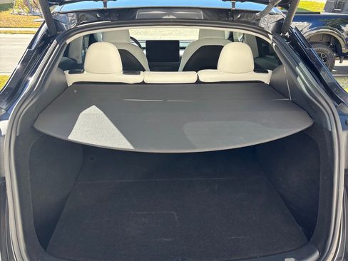 Used 2024 Tesla Model Y Long Range image 14