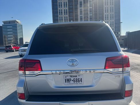 Used 2021 Toyota Land Cruiser Heritage Edition image 5