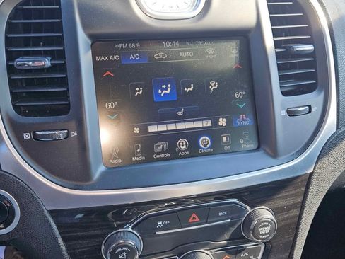 Used 2015 Chrysler 300 Limited w/ Driver Convenience Group image 4