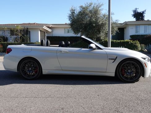 Used 2019 BMW M4 Convertible w/ Competition Package image 5