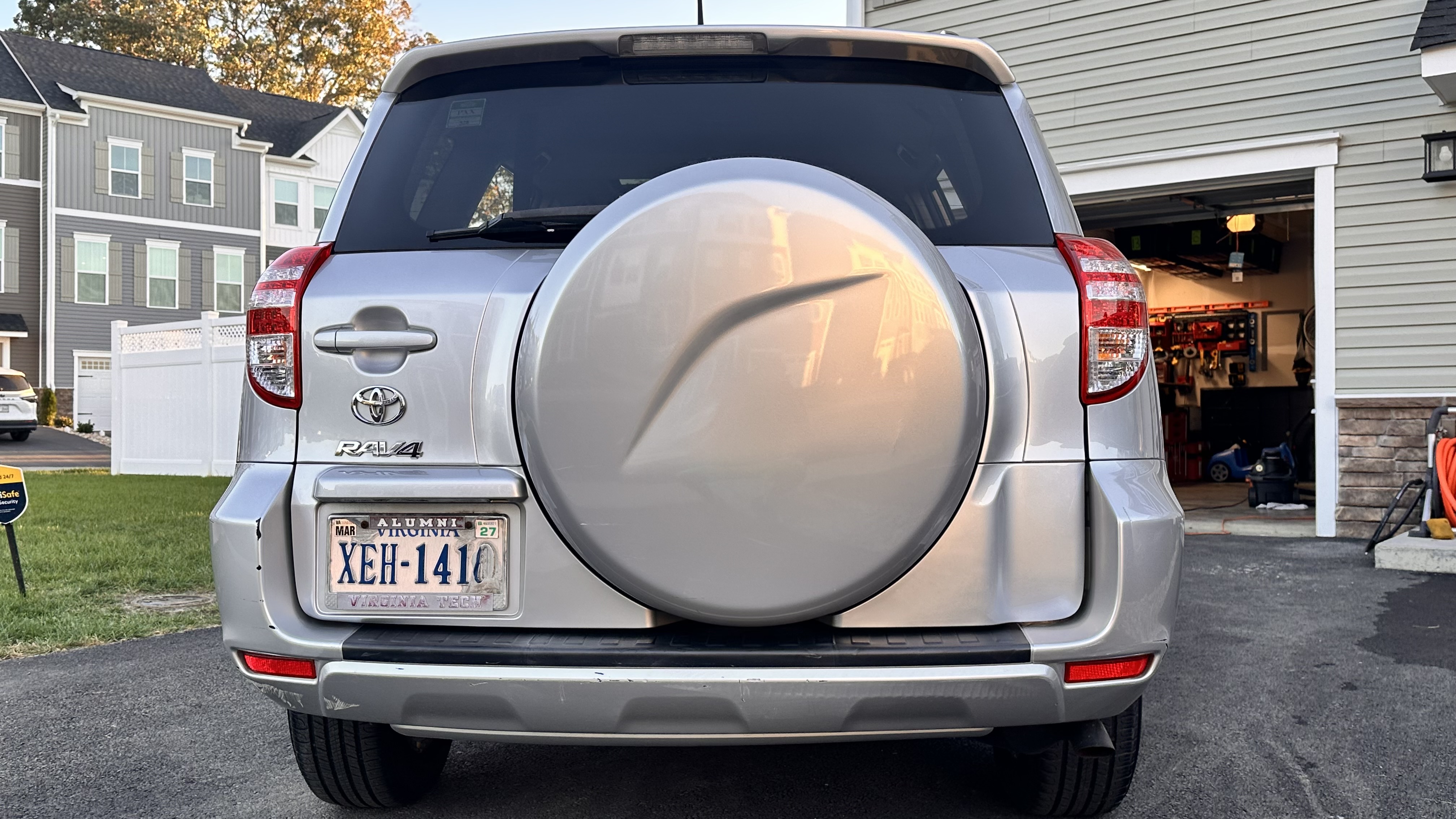 Used 2011 Toyota RAV4 2WD w/ Upgrade Value Pkg image 12