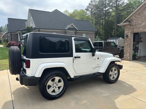 Used 2010 Jeep Wrangler Sahara w/ Dual Top Group image 5