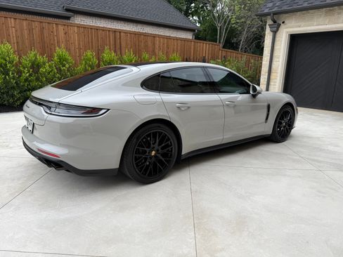 Used 2023 Porsche Panamera 4 Platinum Edition image 8