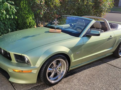 Used 2005 Ford Mustang GT Premium image 9