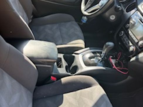 Used 2016 Nissan Rogue S image 8