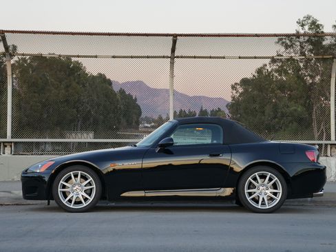 Used 2002 Honda S2000 image 8