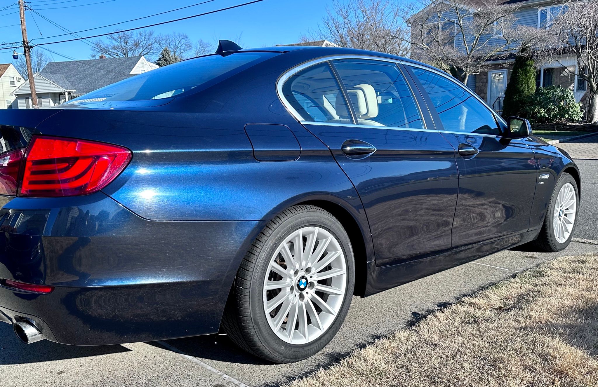 Used 2011 BMW 535i xDrive Sedan AWD/4WD image 4