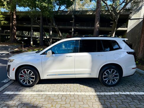 Used 2023 Cadillac XT6 Sport w/ Technology Package AWD/4WD image 1