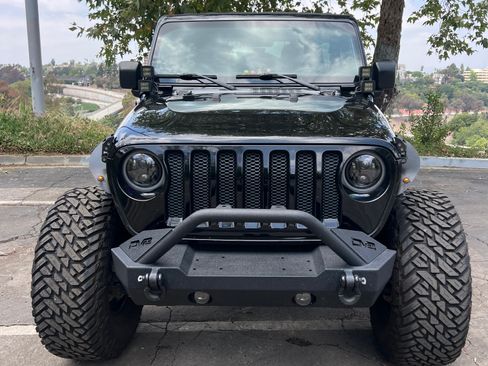 Used 2019 Jeep Wrangler Unlimited Sport S AWD/4WD image 2