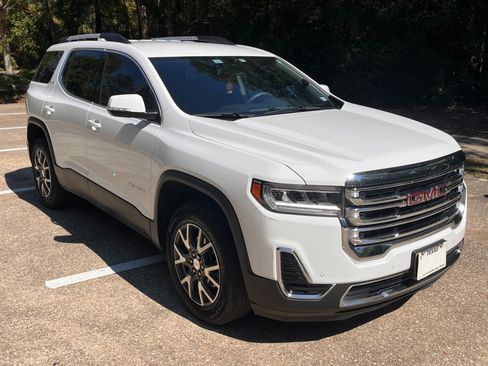 Used 2022 GMC Acadia SLE w/ Driver Convenience Package image 4