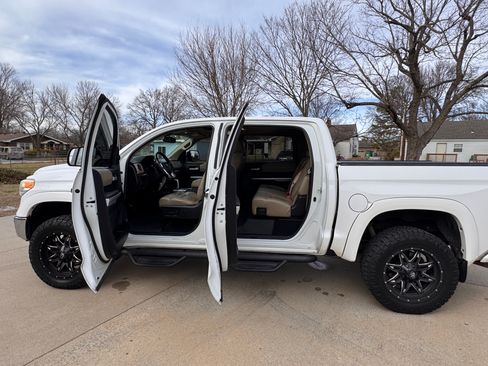 Used 2015 Toyota Tundra Limited image 10