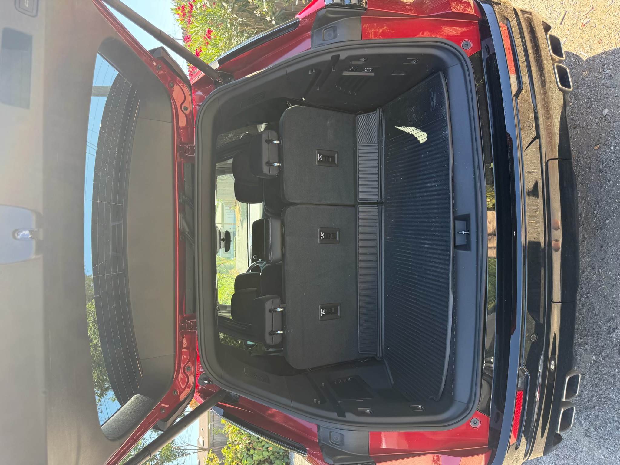 Used 2025 Chevrolet Traverse High Country w/ LPO, Floor Liner Package AWD/4WD image 5
