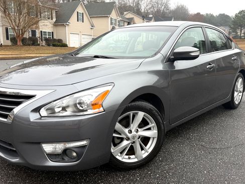 Used 2014 Nissan Altima 2.5 S w/ Display Audio Package image 1