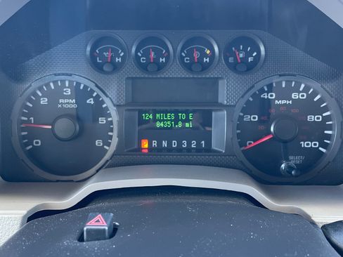 Used 2009 Ford F350 XLT image 9