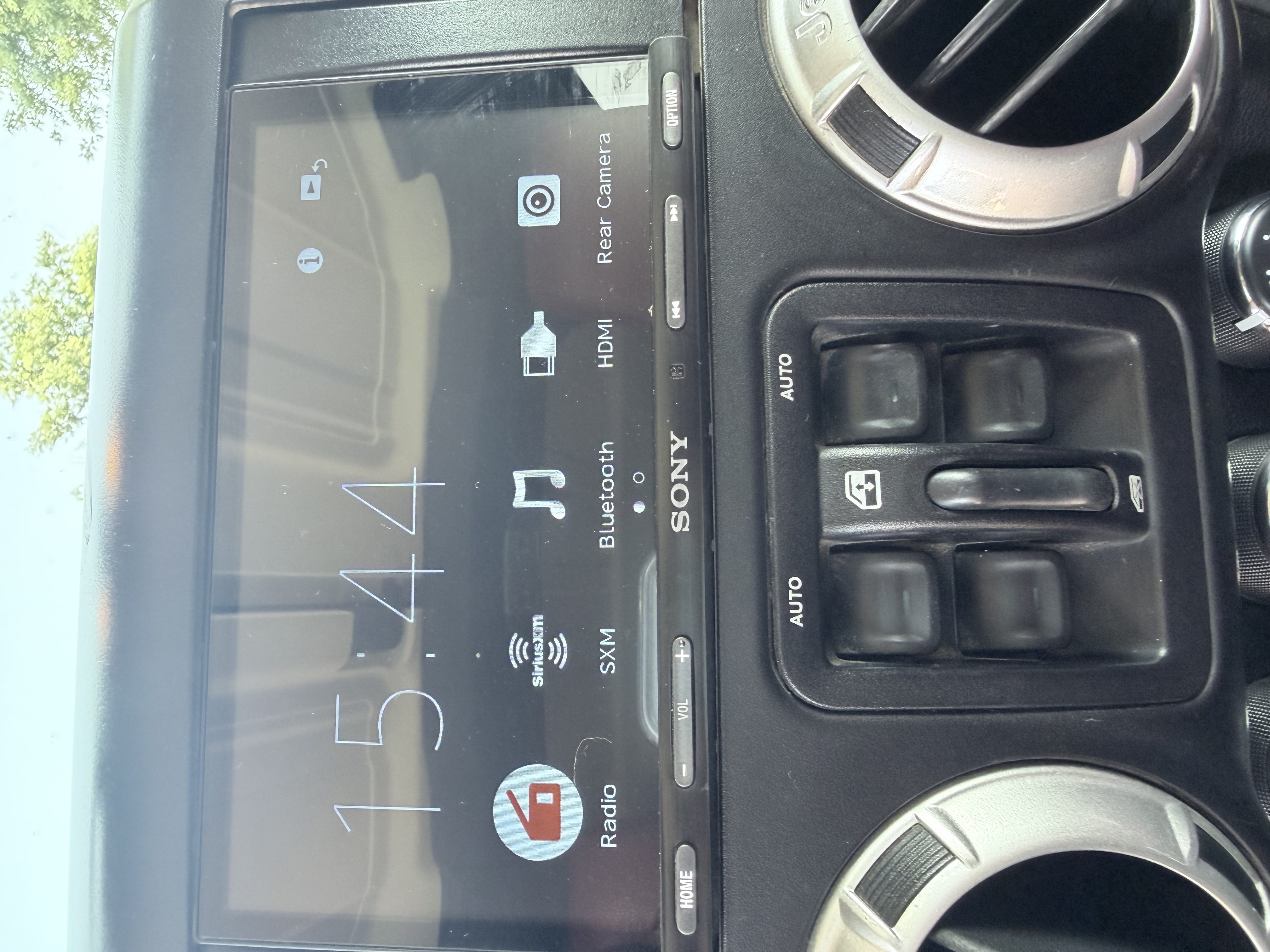 Used 2013 Jeep Wrangler Unlimited Rubicon AWD/4WD image 15