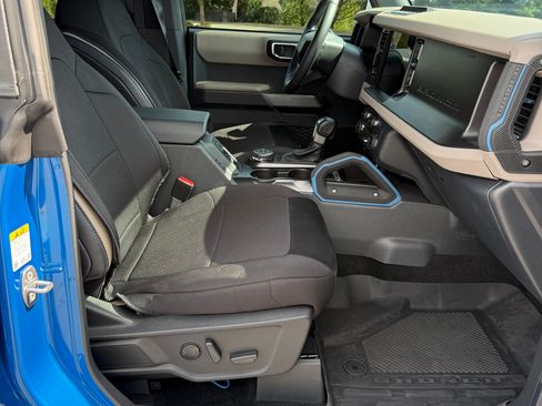 Used 2023 Ford Bronco Wildtrak image 15