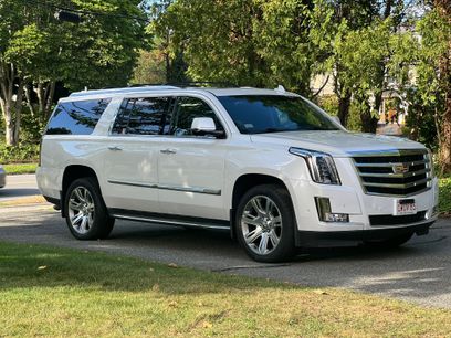 Used 2017 Cadillac Escalade ESV Luxury