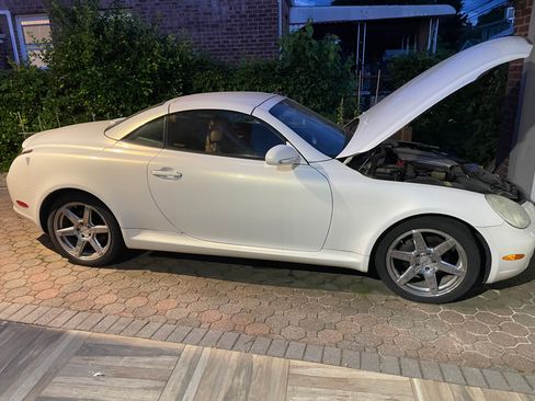 Used 2004 Lexus SC 430 Convertible RWD image 1
