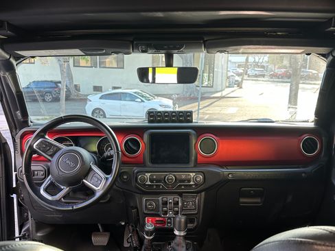 Used 2021 Jeep Wrangler Unlimited Rubicon image 12