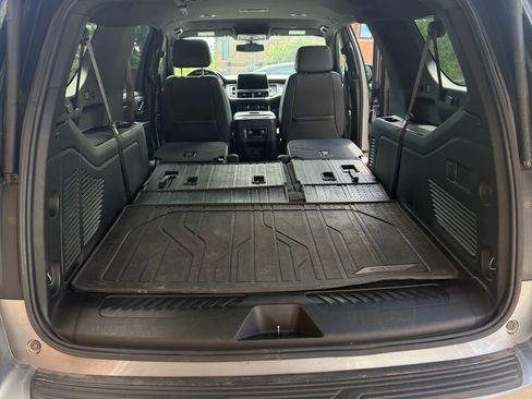 Used 2021 Chevrolet Suburban LT AWD/4WD image 5