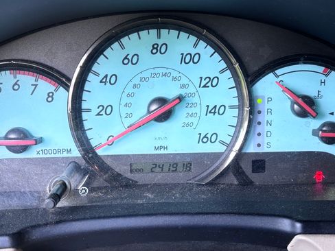 Used 2004 Toyota Solara SLE FWD image 1
