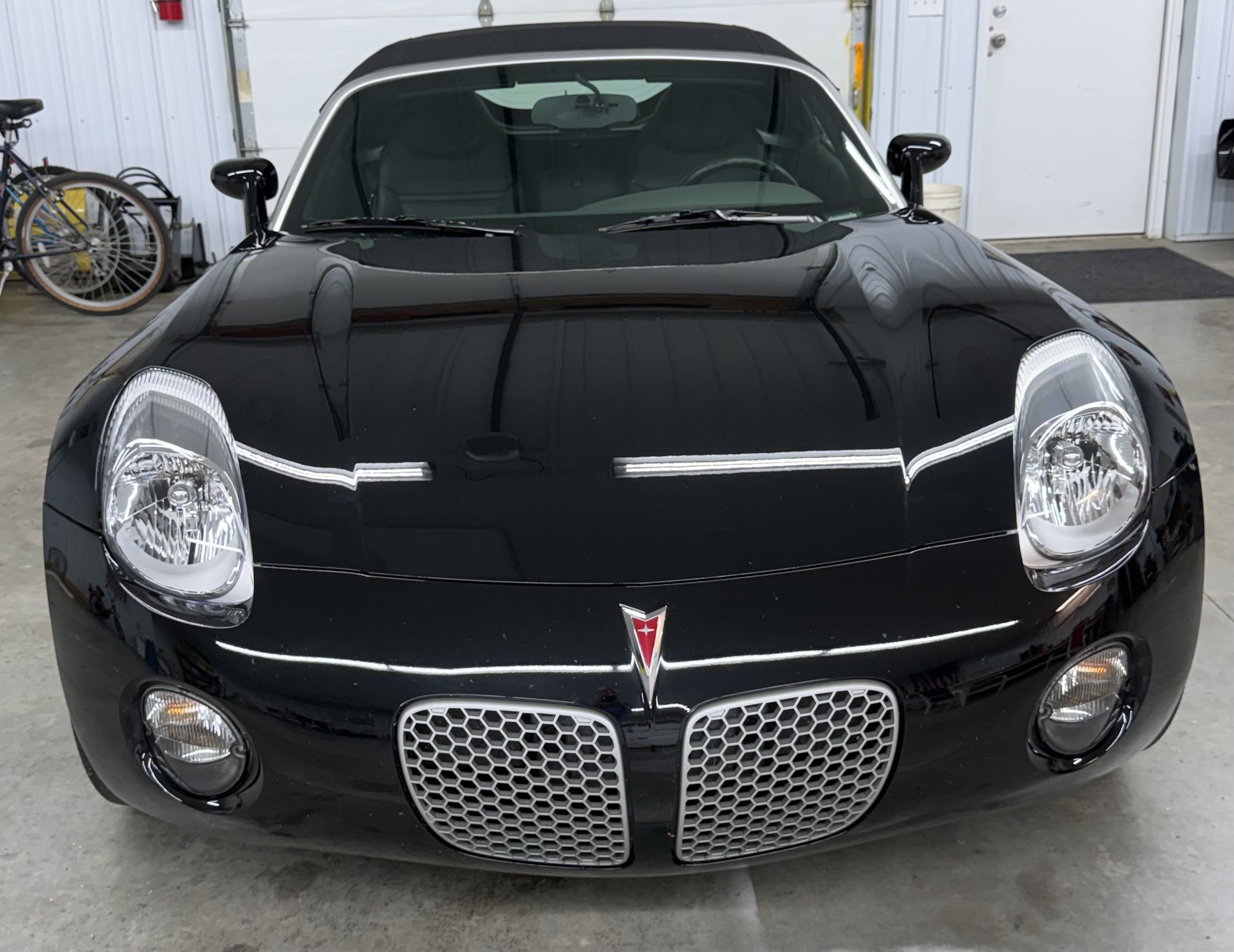 Used 2008 Pontiac Solstice Convertible w/ Premium Package RWD image 4