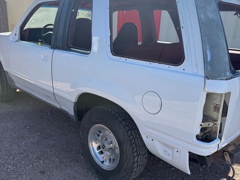 Used 1994 Ford Explorer Sport image 18