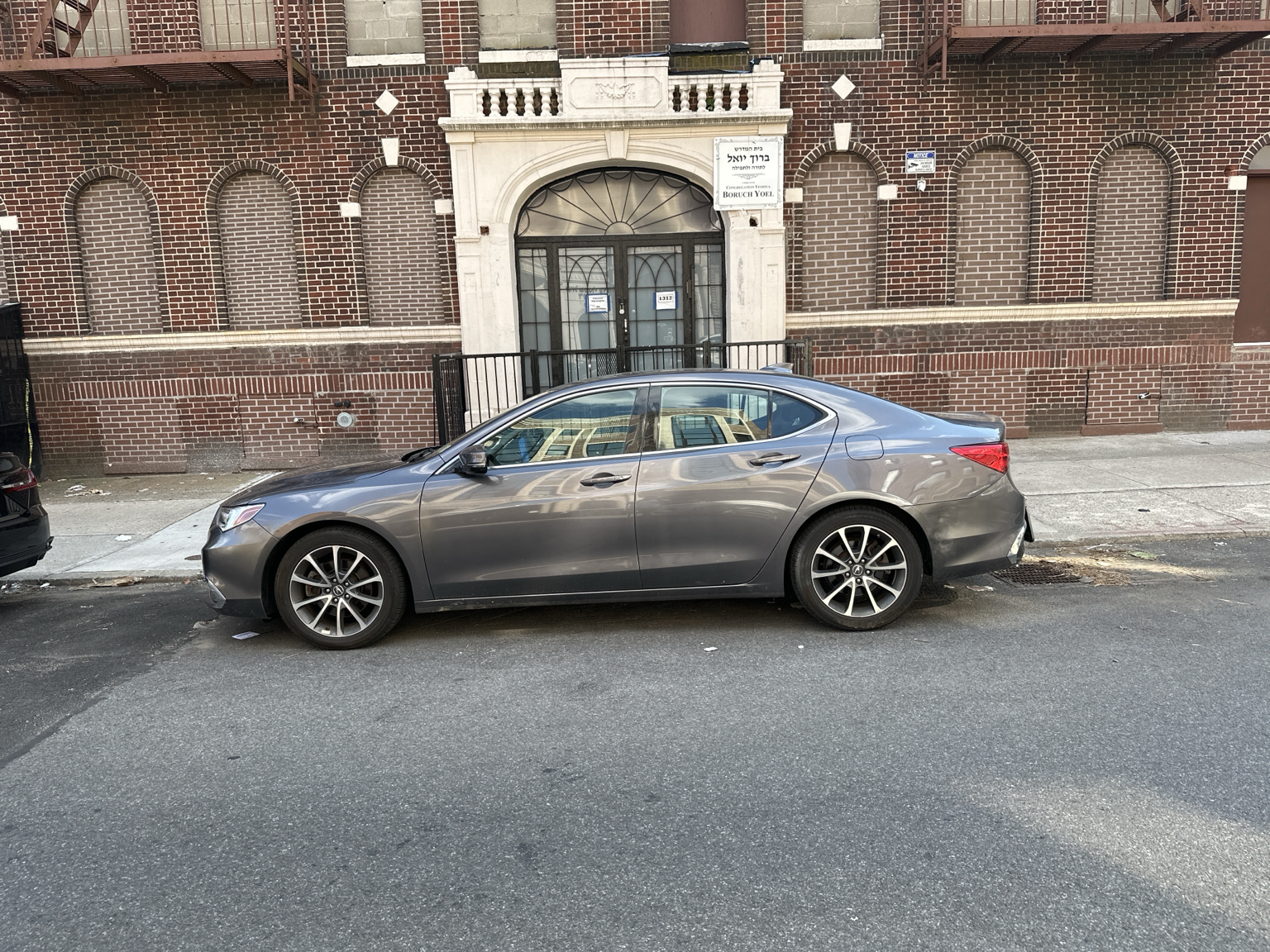 Used 2018 Acura TLX V6 FWD image 5