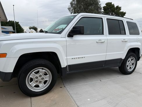 Used 2014 Jeep Patriot Sport w/ Power Value Group image 11