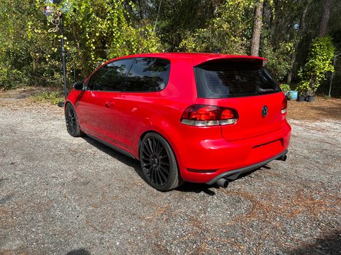 Used 2011 Volkswagen Golf 2-Door image 4