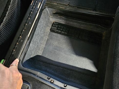 Used 2013 Dodge Grand Caravan SXT w/ Security Group image 12