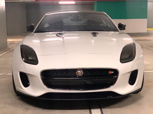 Used 2018 Jaguar F-TYPE 2.0 296 HP Coupe 2D image 2