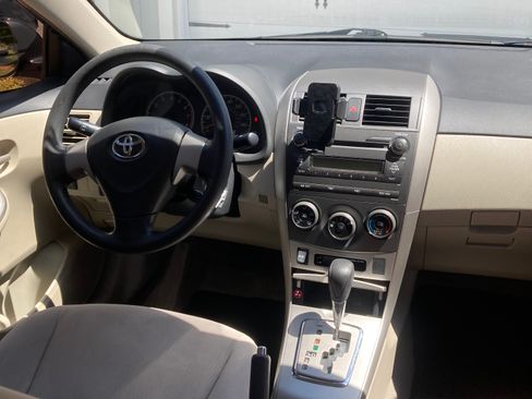 Used 2011 Toyota Corolla LE FWD image 16