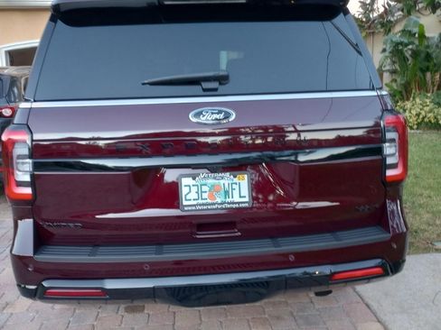 Used 2024 Ford Expedition Max Limited RWD image 4