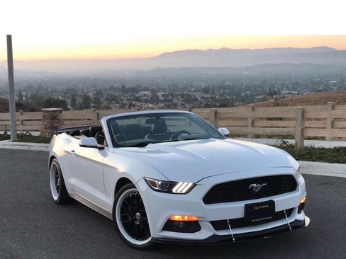 Used 2015 Ford Mustang Premium image 7