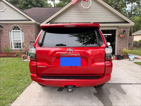 Used 2020 Toyota 4Runner SR5 Premium RWD image 2