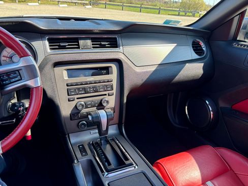 Used 2010 Ford Mustang GT Premium RWD image 6