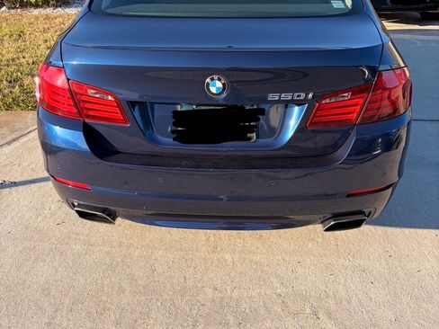 Used 2011 BMW 550i xDrive Sedan image 12