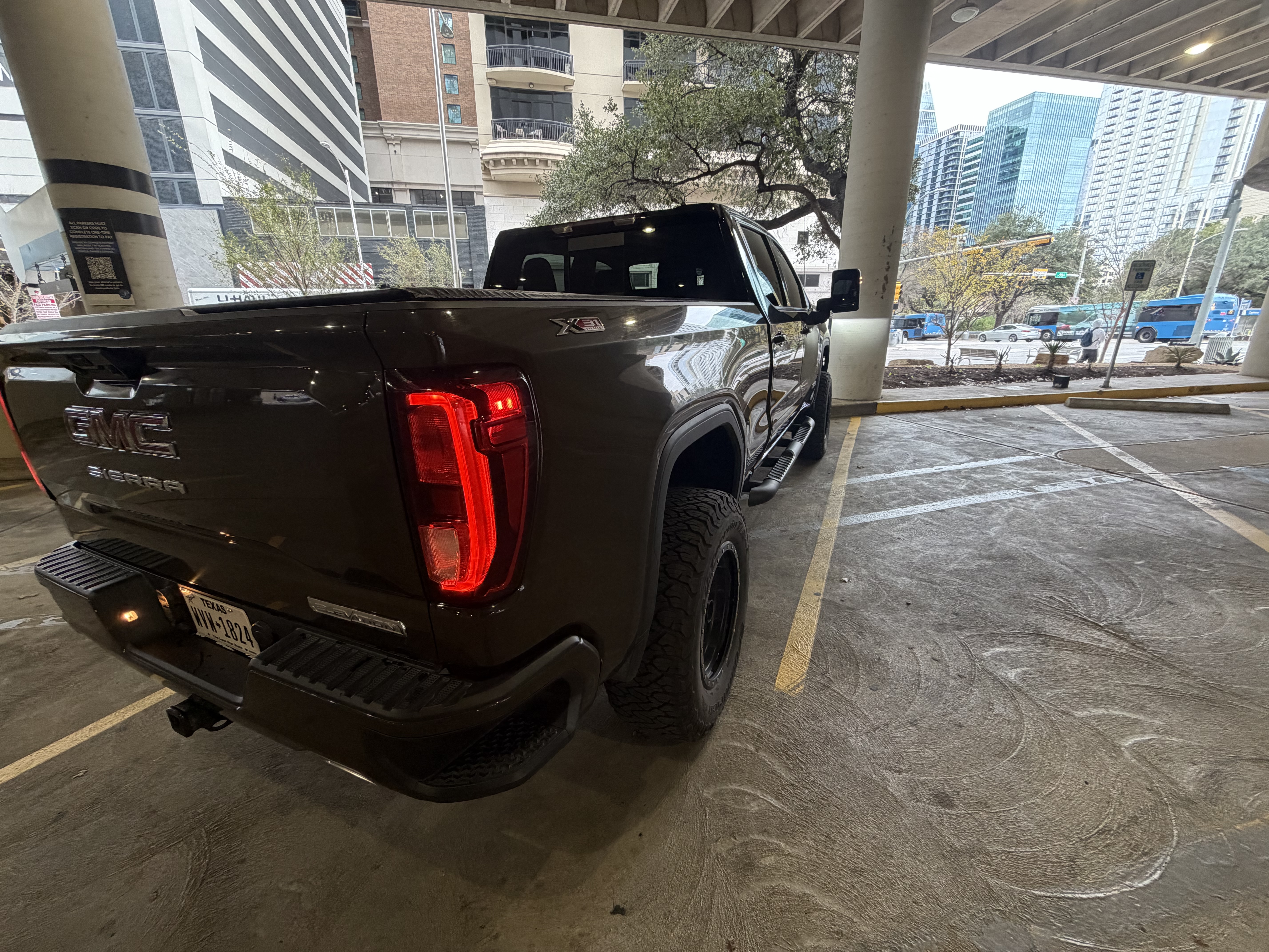 Used 2024 GMC Sierra 1500 Elevation w/ Preferred Package AWD/4WD image 6
