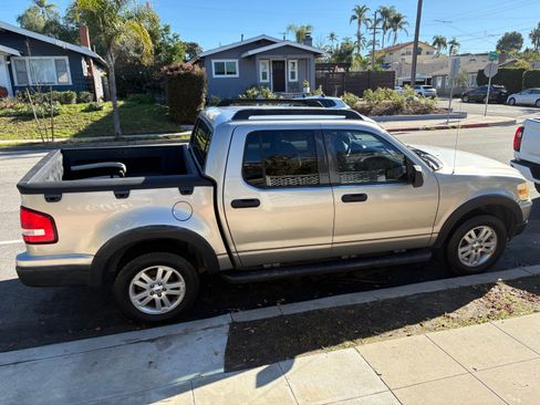 Used 2008 Ford Explorer Sport Trac XLT image 1