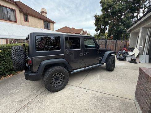 Used 2017 Jeep Wrangler Unlimited Sport w/ Quick Order Package 24S AWD/4WD image 1