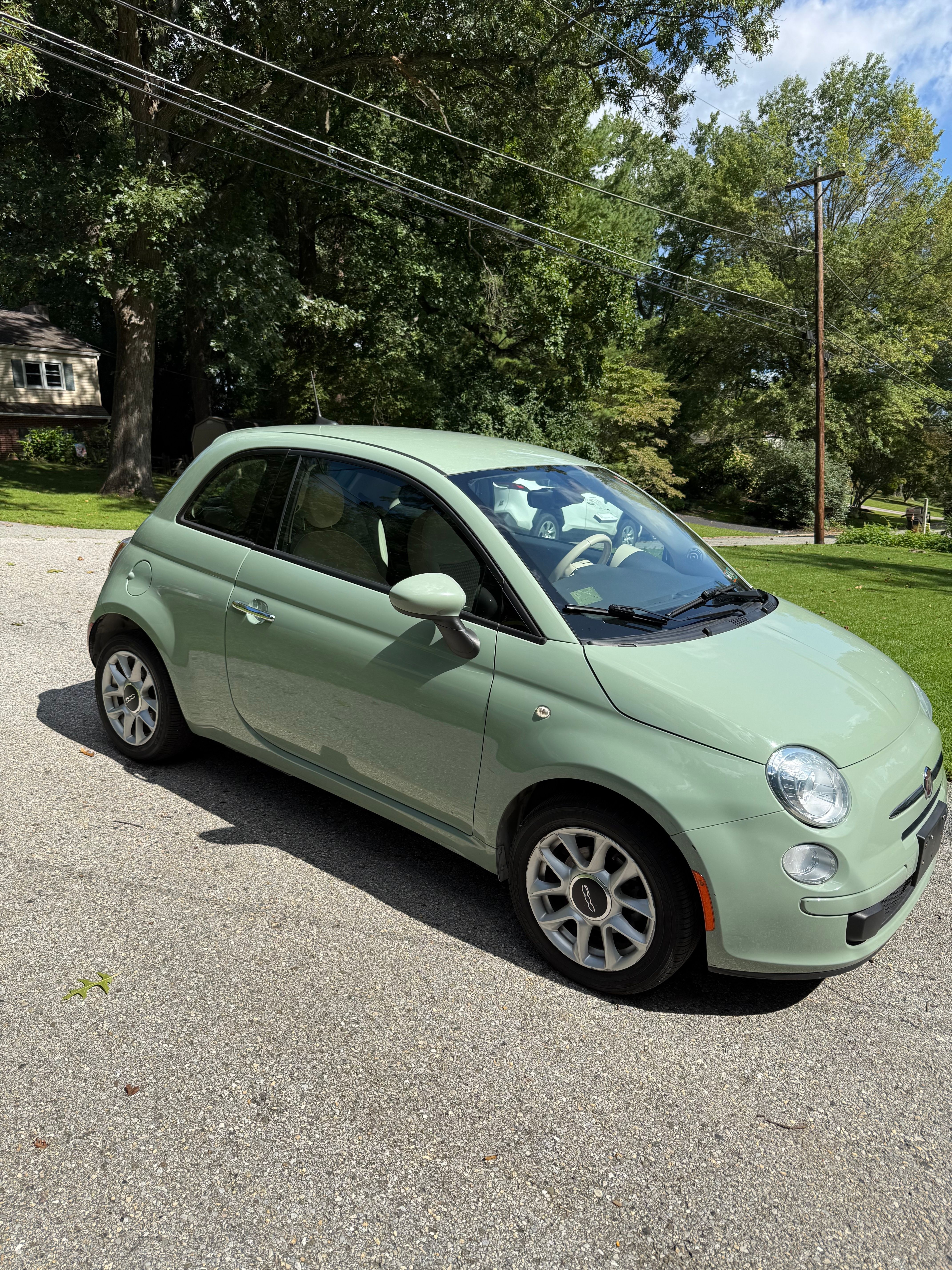 Used 2017 FIAT 500 Pop FWD image 1