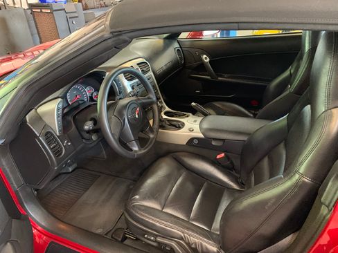 Used 2005 Chevrolet Corvette Convertible w/ Preferred Equipment Group image 5