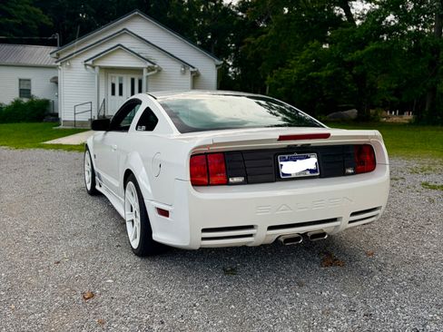 Used 2005 Ford Mustang GT Premium RWD image 4