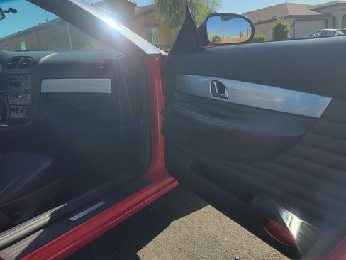 Used 2004 Ford Thunderbird image 18